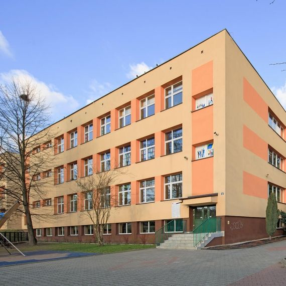 Primary School no. 2 in Cracow